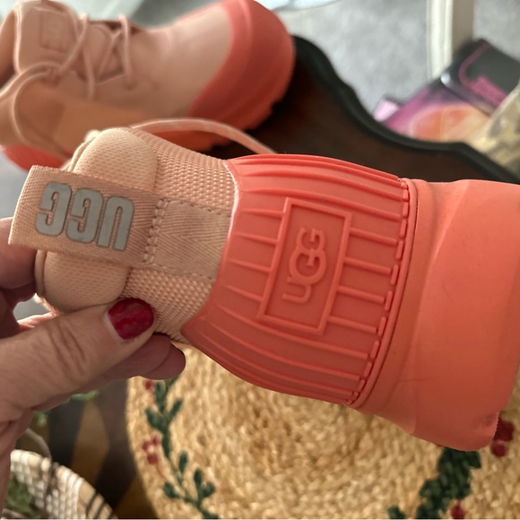 Ugg Neumel X women’s 10 NWOT - Picture 3 of 3